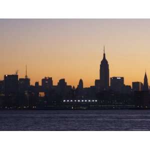 Empire State Building and Midtown Manhattan Skyline at Sunrise, New 