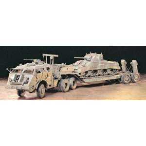  35230 1/35 US 40 Ton Tank Transporter Toys & Games