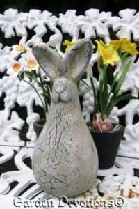 Heavy Stone Roly Poly EASTER BUNNY GARDEN STATUE Cute  
