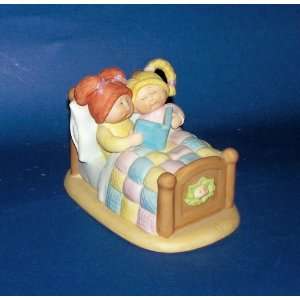  CABBAGE PATCH 2 GIRLS IN BED READING  PORCELAIN RARE 