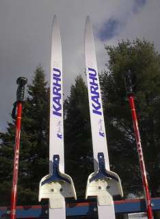 The skis are signed KARHU. Measures 53 (140 cm) long. Have 3 pin 75 