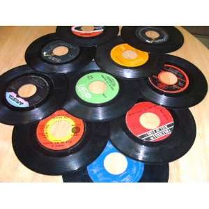  A COLLECTION OF 45S VINYL RECORDS 