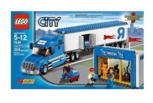 Lego City # 7848  Toys R Us Truck & Shop  