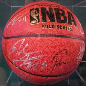  2011 Chicago Bulls Team Signed Autographed Basketball Coa 