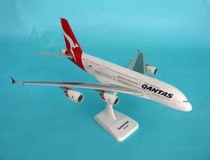 Qantas Airways BIG New Airbus A380 Model Airplane HOGAN with Landing 