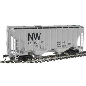 Walthers   Gold Line(TM) Trinity 2 Bay Cement Service Covered Hopper 
