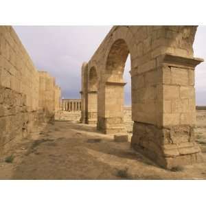  Portico of the South Entrance, Hatra, Unesco World 