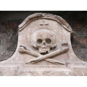 com Sculpture of Skull and Crossed Bones Outside Frauenkirche, Munich 