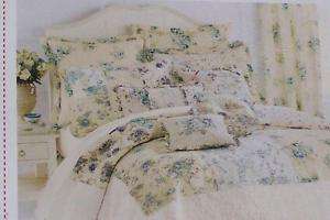 JC Penney Full Queen Heirloom Quilt   Alicia Blue  