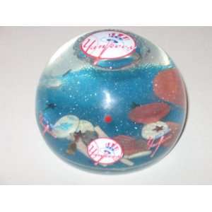  NEW YORK YANKEES Desk Paper Weight Filled With Baseball 