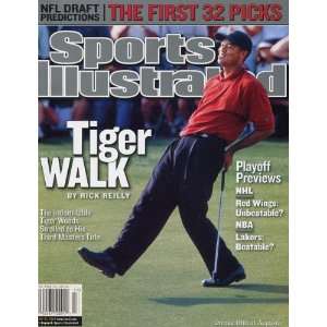  Tiger Woods Unsigned Sports Illustrated April 22, 2002 