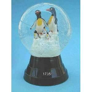  Penguin Family Snow Globe 