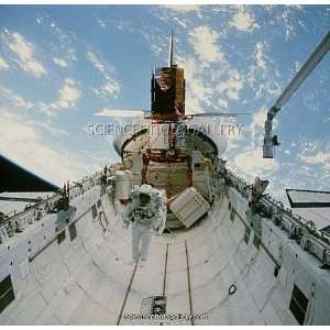  Astronaut van Hoften in Shuttle cargo bay, 41 C Canvas 