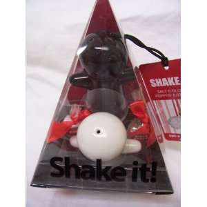  Shake It Salt and Pepper Shakers, Black and White 