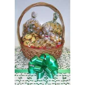 Cakes Large Nannys Christmas Surprise Cookie Basket with Handle Holly 
