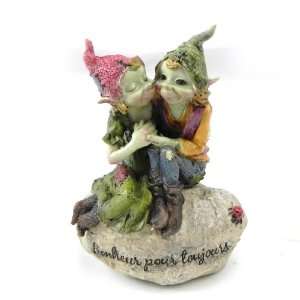  Statuette Couple Pixies statement.