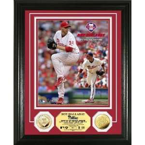  Roy Halladay 10 NL Cy Young Award Winner 24KT Gold Coin 