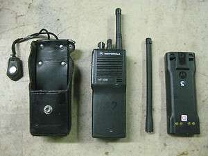 Motorola H01KDC9AA3DN HT1000 handie talkie FM radio  