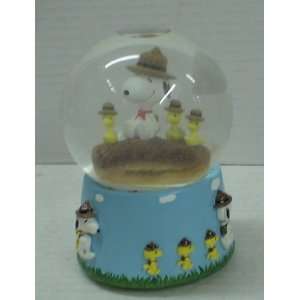  Peanuts Snoopy and Woodstock Boy Scouts Snow Globe 