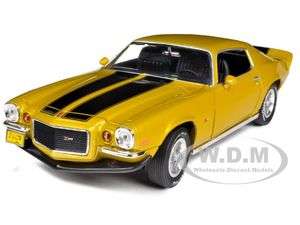 1971 CHEVROLET CAMARO Z/28 PLACER GOLD 1/18 DIECAST MODEL BY AUTOWORLD 