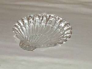 CLEAR GLASS CLAM SHELL SHAPED RELISH / MINT DISH   6 X 7 