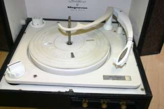 MINT WORKING MAGNAVOX PORTABLE RECORD PLAYER 16,33,45,78 RPMS FROM 
