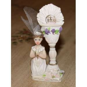 Vibrant 4.5 Praying Girl near a Chalice First Communion Favors 
