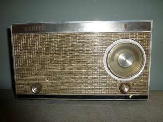   TUBE RADIO MODEL N512 DIAL LITE NEEDS WORK BUT COMPLETE 1950S  