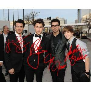  Justin Bieber & Jonas Brothers (Joe, Nick & Kevin Jonas 