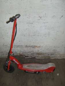 Razor E100 Electric Scooter Red SALVAGE LPU*  