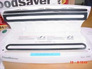   VAC 500 Home Vacuum Packaging Food Sealer White w/Lot Rolls & Bags EUC