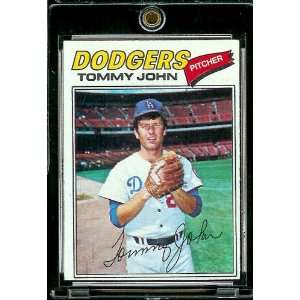  1977 Topps # 128 Tommy John Los Angeles Dodgers Baseball 