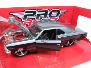 Maisto 1966 Chevrolet Chevelle SS 396 1/24 Diecast Cars  