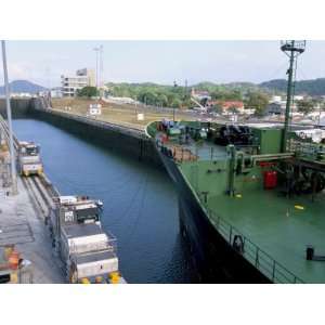  Miraflores Locks, Panama Canal, Panama, Central America 