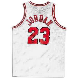  Bulls Upper Deck Michael Jordan Autographed Jersey ( White  Jordan 